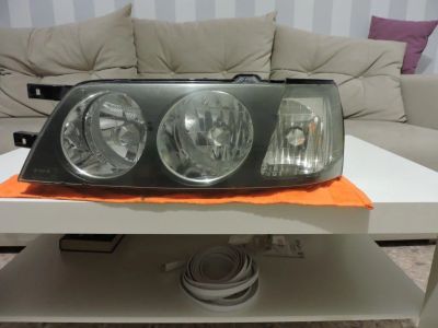 Лот: 10186243. Фото: 1. Фара Nissan Bluebird. Оптика и освещение