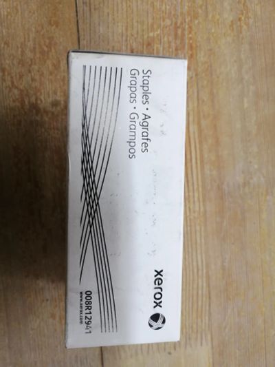 Лот: 23359022. Фото: 1. Скрепки для степлера Xerox. Запчасти