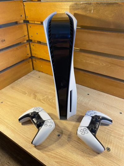Лот: 19276155. Фото: 1. Sony PlayStation 5 с дисководом. Игровые приставки, консоли