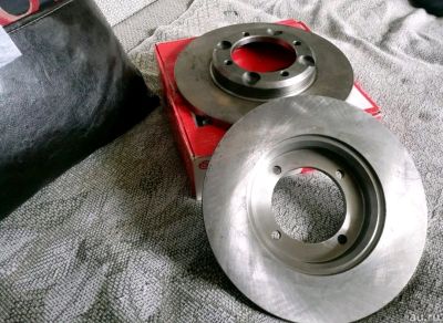 Лот: 14482879. Фото: 1. Тормозные диски brembo. Тормозная система