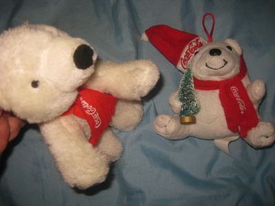 Лот: 14765328. Фото: 1. два новых медвежонка от Coca-Cola... Другое (игрушки)