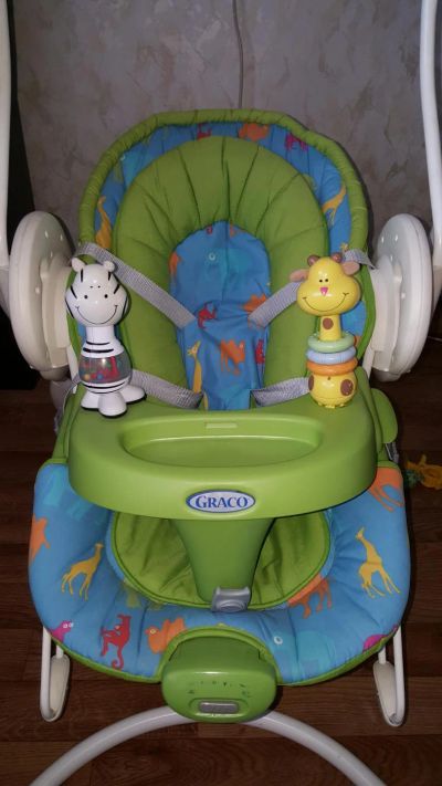 Лот: 7153938. Фото: 1. Качелька Graco. Ходунки, прыгунки, качели