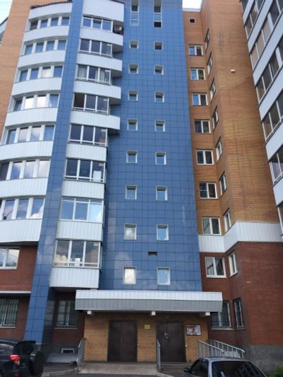 Лот: 10070708. Фото: 1. продам в кирпичном доме на первом... Квартиры, студии