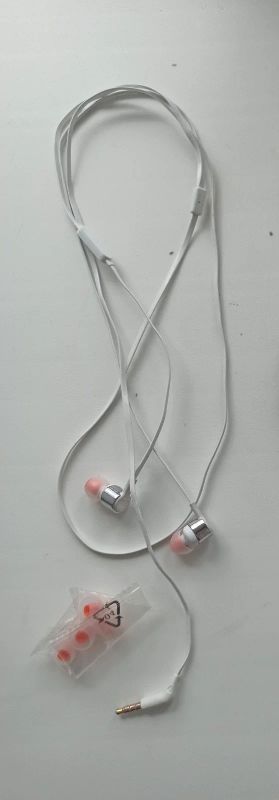 Лот: 17556572. Фото: 1. Наушники JBL T110BT White. Наушники, гарнитуры