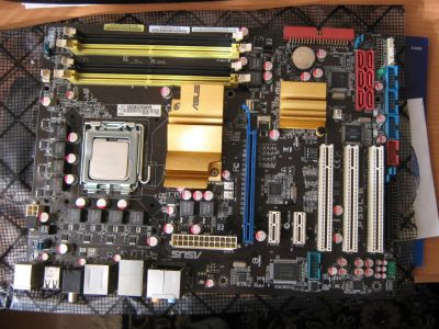 Лот: 10185429. Фото: 1. ASUS P5QL-E с процессором Core2Duo... Материнские платы