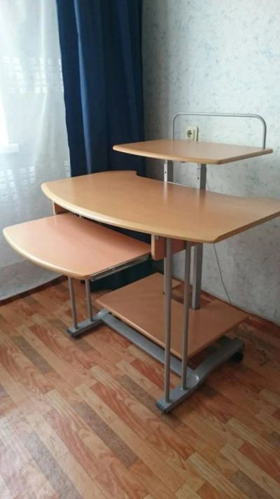 Лот: 10216530. Фото: 1. стол компьютерный. Компьютерные и письменные столы