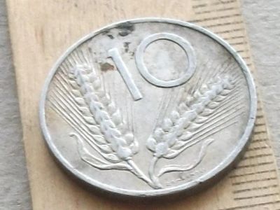 Лот: 16232766. Фото: 1. Монета 10 лир Италия 1972 плуг... Европа
