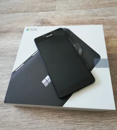 Лот: 12749328. Фото: 1. Смартфон Microsoft Lumia 950 Dual... Смартфоны