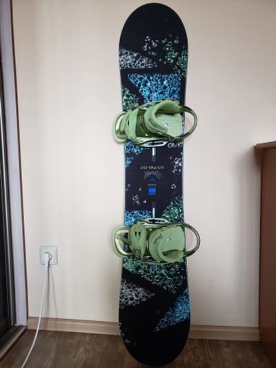 Лот: 15078403. Фото: 1. Сноуборд Endeavor Nomad 141см... Сноуборды