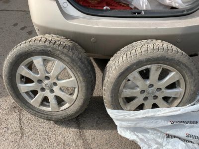 Лот: 14729854. Фото: 1. Шины зимние + диски (nokian hakkapeliitta... Шины на дисках