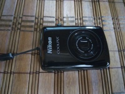 Лот: 12575837. Фото: 1. Маленький фотоаппарат Nikon Coolpix... Цифровые компактные