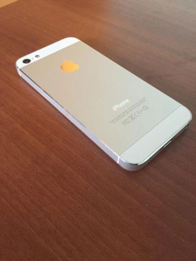 Лот: 4042504. Фото: 1. Iphone 5 white 16gb IOS 6.1.4. Смартфоны
