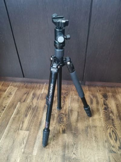 Лот: 17593560. Фото: 1. Штатив-трипод BENRO A0681TB00. Штативы, держатели