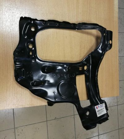 Лот: 10912312. Фото: 1. Кронштейн фары правый Subaru Impreza. Кузов