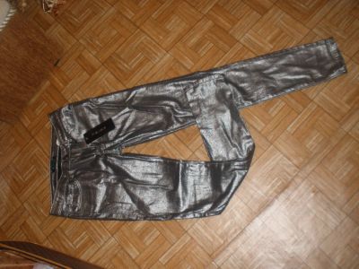 Лот: 4213291. Фото: 1. новые брюки серебрянные. Брюки, шорты