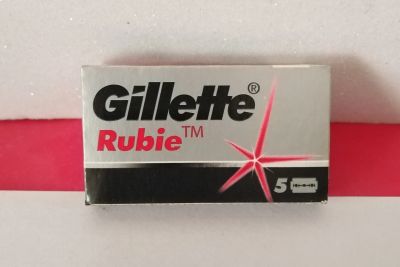 Лот: 11008610. Фото: 1. Gillette Rubie запасные лезвия... Бритвенные станки и лезвия