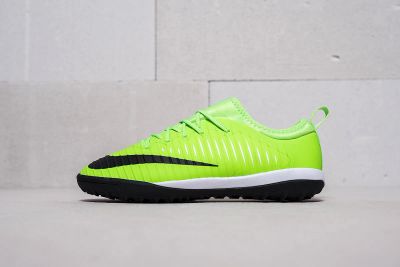Лот: 11258570. Фото: 1. Футбольная обувь Nike MercurialX... Кеды, кроссовки, слипоны
