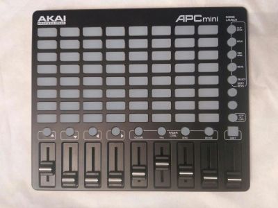 Лот: 9972929. Фото: 1. Akai apc mini. MIDI-оборудование