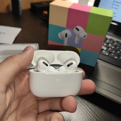 Лот: 17200049. Фото: 1. Новые беспроводные наушники airpods... Наушники, гарнитуры