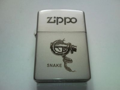 Лот: 7094248. Фото: 1. Зажигалка Zippo c аксессуарами. Зажигалки, спички, пепельницы