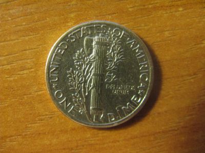 Лот: 9688561. Фото: 1. США 10 центов 1944 года. Mercury... Америка