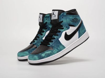 Лот: 16698983. Фото: 1. Кроссовки Nike Air Jordan 1 Mid... Кеды, кроссовки, слипоны