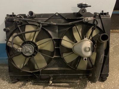 Лот: 18940532. Фото: 1. Радиатор Toyota Camry 30. Двигатель и элементы двигателя