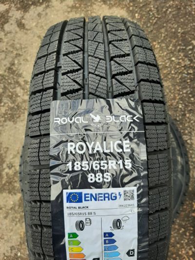Лот: 25897123. Фото: 1. 185/65 R15 88S Royal Black Ice... Шины
