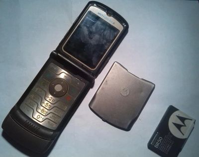 Лот: 5097634. Фото: 1. Motorola v3i. Кнопочные мобильные телефоны