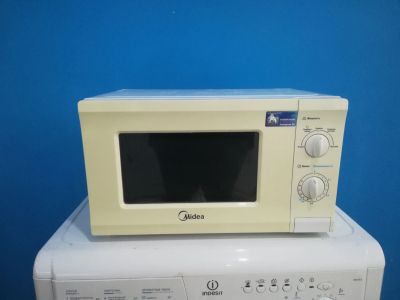 Лот: 20724316. Фото: 1. Микроволновая печь Midea MM720CPI... Микроволновки, мини-печи