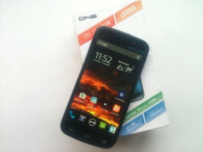 Лот: 4956487. Фото: 1. Смартфон DNS S5002 5" 32Gb Black... Смартфоны