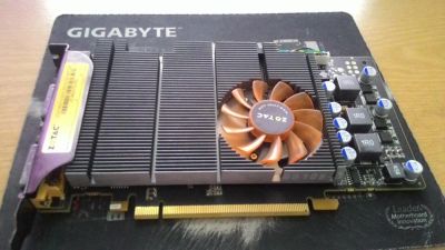 Лот: 5533678. Фото: 1. zotak GeForce9800GT. Видеокарты