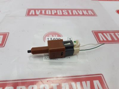 Лот: 20903528. Фото: 1. Концевик педали тормоза Nissan... Электрооборудование