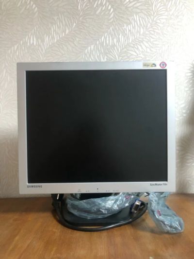 Лот: 19992273. Фото: 1. Монитор Samsung Syncmaster 710V. ЖК-мониторы