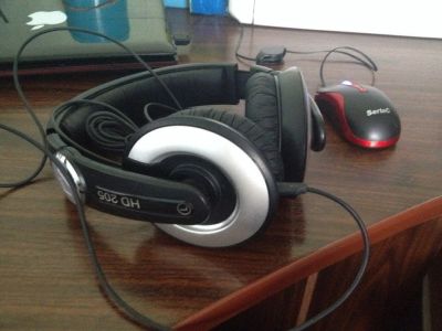 Лот: 3490618. Фото: 1. Sennheiser HD 205. Наушники, гарнитуры