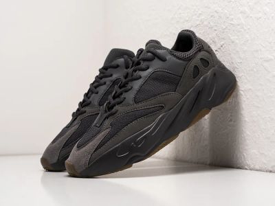 Лот: 24979192. Фото: 1. Кроссовки Adidas Yeezy Boost 700. Кеды, кроссовки, слипоны