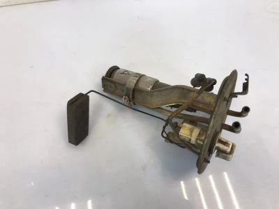 Лот: 21705734. Фото: 1. насос топливный Mazda Demio DW3W. Топливная система