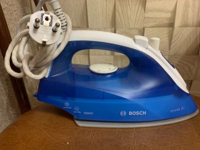 Лот: 17233070. Фото: 1. Утюг bosh 2000w, смотрите фотки. Утюги, парогенераторы, отпариватели