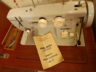Лот: 19503483. Фото: 1. Швейная машинка. Швейная, вязальная
