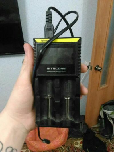 Лот: 9150667. Фото: 1. Зарядное Nitecore d 2. Зарядные устройства, блоки питания для бытовой техники