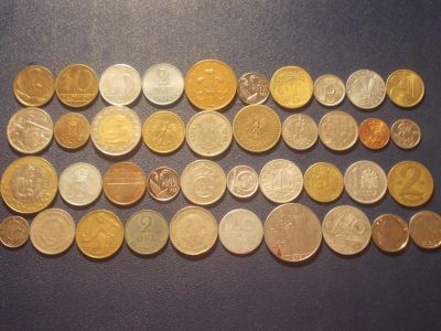 Лот: 4872405. Фото: 1. Коллекция иностранных монет одним... Наборы монет