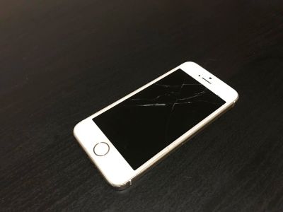 Лот: 8381571. Фото: 1. IPhone 5s gold 16 gb. Смартфоны