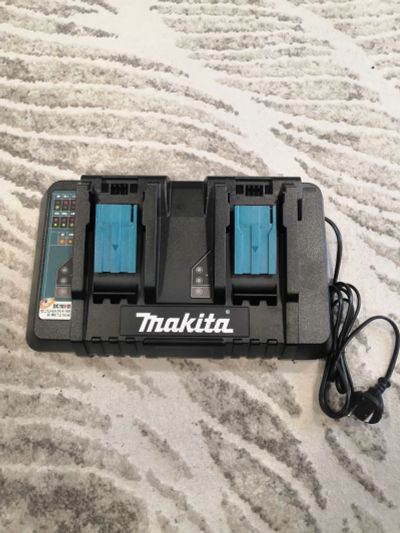 Лот: 21589708. Фото: 1. Зарядное устройство Makita DC18RD. Другое (электрооборудование)