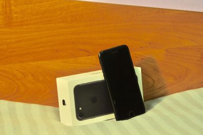 Лот: 14977822. Фото: 1. iPhone 7 32. Смартфоны