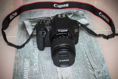 Лот: 16687182. Фото: 1. Фотоаппарат Canon EOS 2000D kit... Цифровые зеркальные