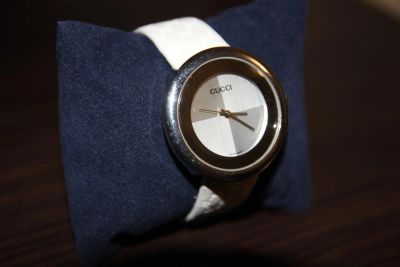 Лот: 3983565. Фото: 1. Часы женские Gucci. Другие наручные часы