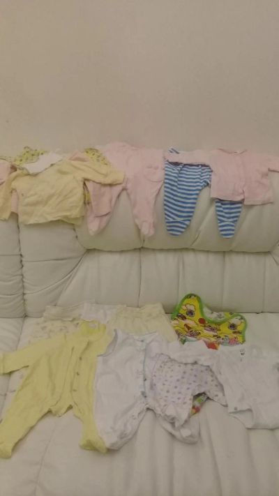 Лот: 9069808. Фото: 1. малюсенькие вещи на новорожненную. Одежда для дома
