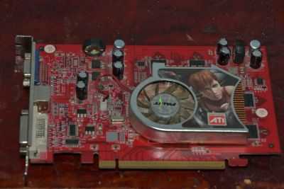 Лот: 6398434. Фото: 1. Radeon X700. Видеокарты