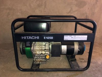 Лот: 11808663. Фото: 1. Бензиновый генератор Hitachi E42SB. Бензо-, мотоинструмент
