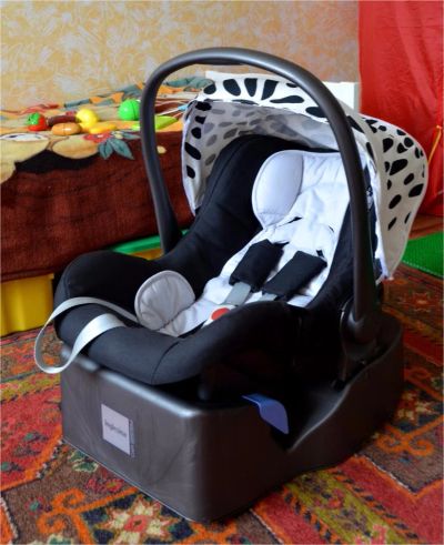 Лот: 7836263. Фото: 1. Автокресло Inglesina Huggy Multifix... Детские автокресла